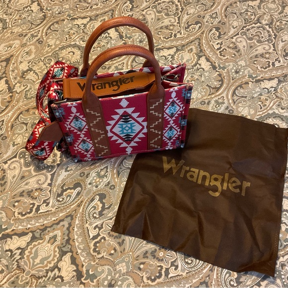 New Wrangler Southwestern Print Canvas  Small Crossbody Tote - Picture 2 of 10